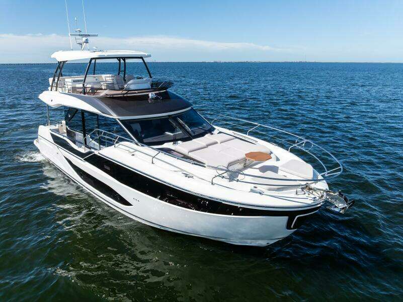 2026 Prestige F5.7 Flybridge - Bow 3/4 Starboard