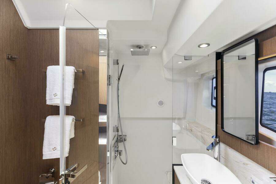 2026 Prestige F5.7 Flybridge - Master Suite Head