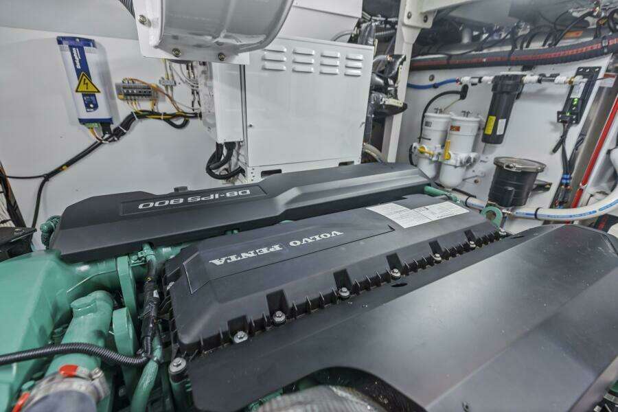 2026 Prestige F5.7 Flybridge - Engine Room 