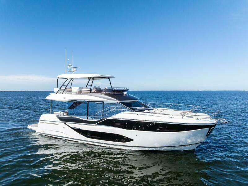 2026 Prestige F5.7 Flybridge - Profile 