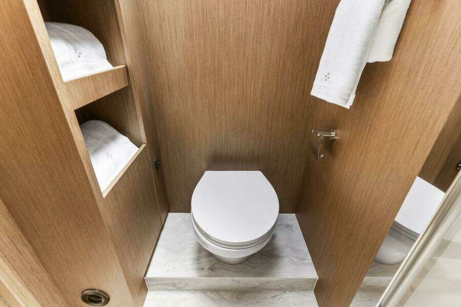 2026 Prestige F5.7 Flybridge - Master Suite Head