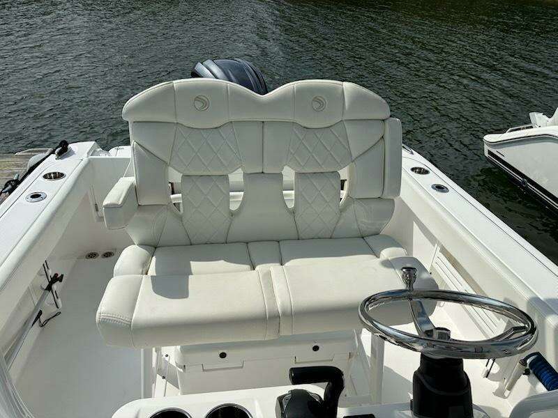 Violet 23ft Edgewater Yacht For Sale