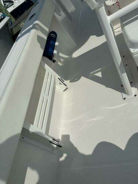 Violet 23ft Edgewater Yacht For Sale