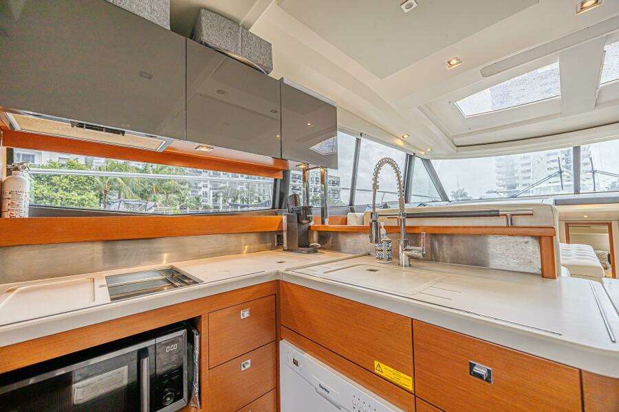 58ft Prestige Yacht For Sale