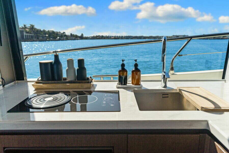 72ft Galeon Yacht For Sale