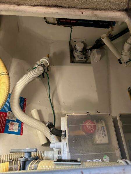 Viking 54 CAPT BAB - Engine Room