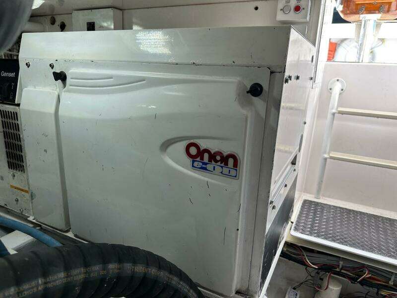 Viking 54 CAPT BAB - Engine Room