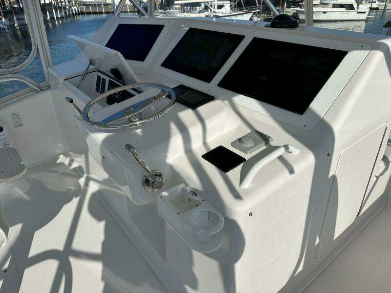 Viking 45 CAPT BAB - Flybridge Helm