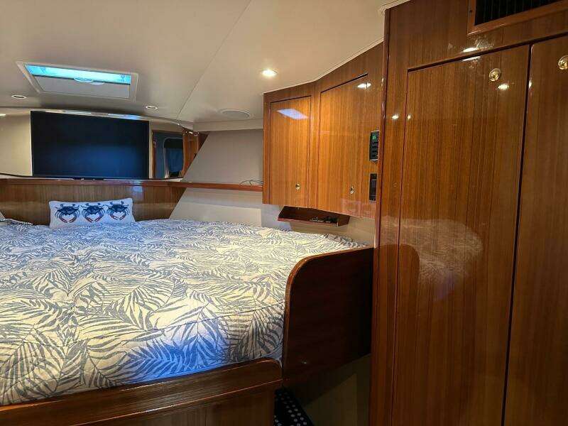 Viking 45 CAPT BAB - Master Stateroom