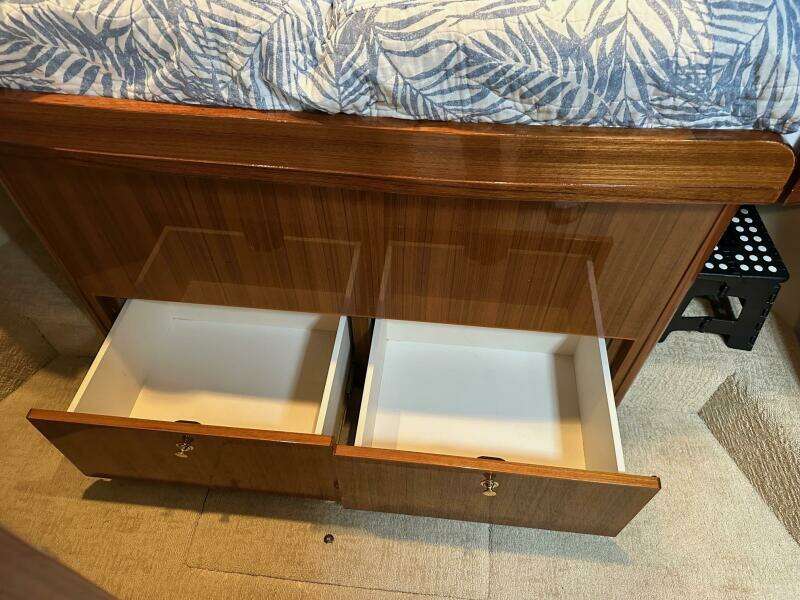 Viking 45 CAPT BAB - Master Stateroom