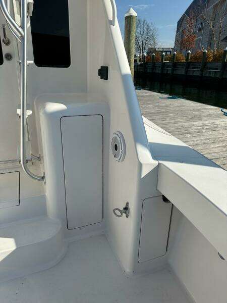 Viking 45 CAPT BAB - Cockpit