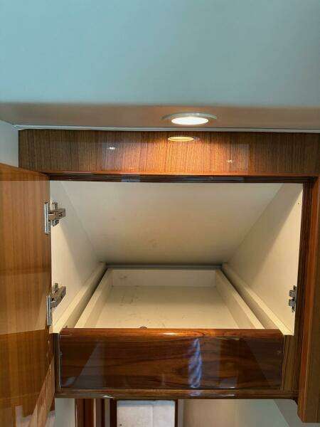 Viking 45 CAPT BAB - Guest Cabin