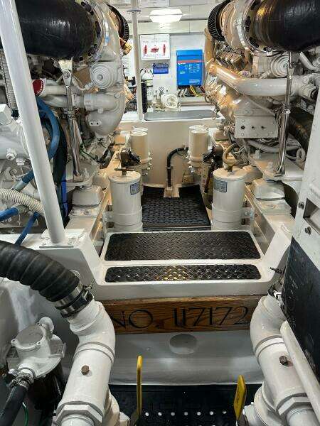 Viking 45 CAPT BAB - Engine Room