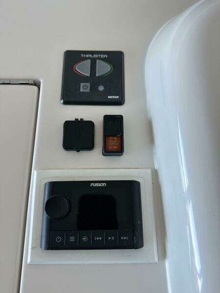 Viking 45 CAPT BAB - Flybridge Helm