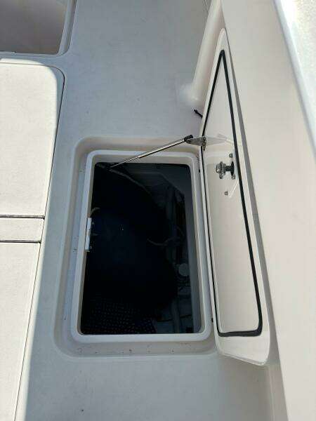 Viking 45 CAPT BAB - Cockpit