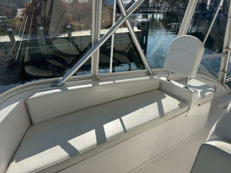 Viking 45 CAPT BAB - Flybridge Seating