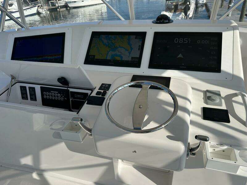 Viking 45 CAPT BAB - Flybridge Helm