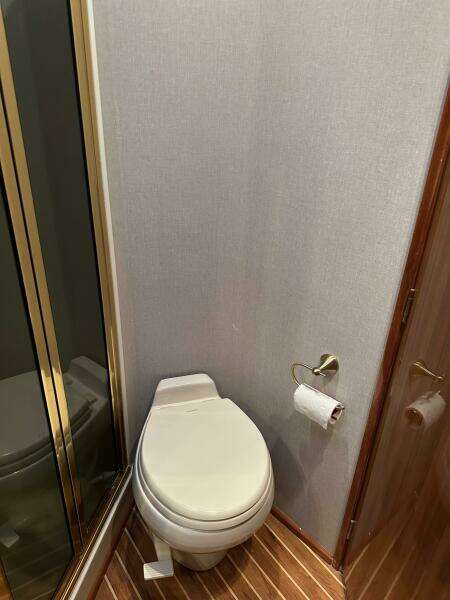 Viking 45 CAPT BAB - Master Head