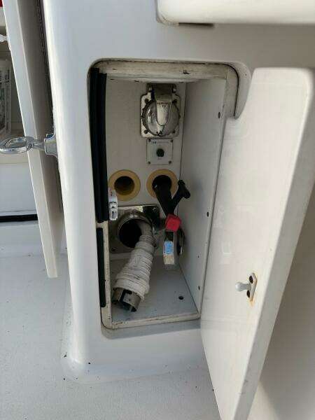 Viking 45 CAPT BAB - Cockpit