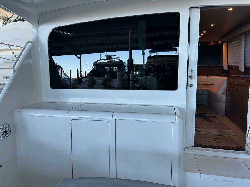 Viking 45 CAPT BAB - Cockpit