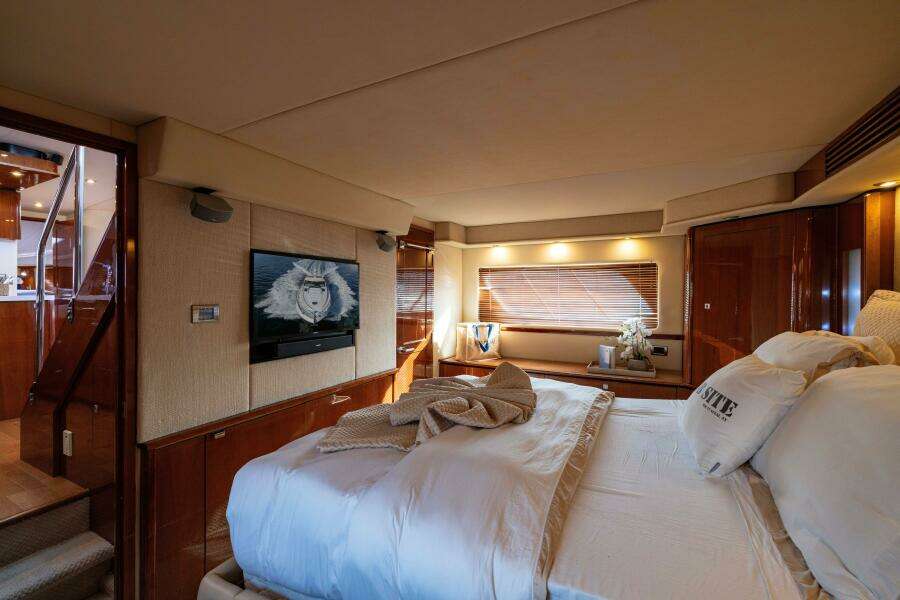 JOB SITE 60ft Sea Ray Yacht For Sale