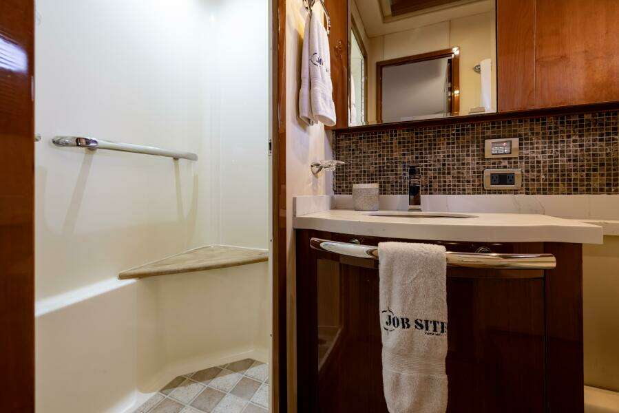 JOB SITE 60ft Sea Ray Yacht For Sale