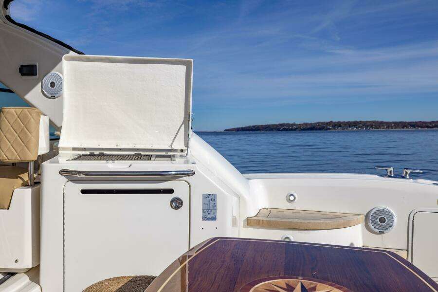 JOB SITE 60ft Sea Ray Yacht For Sale