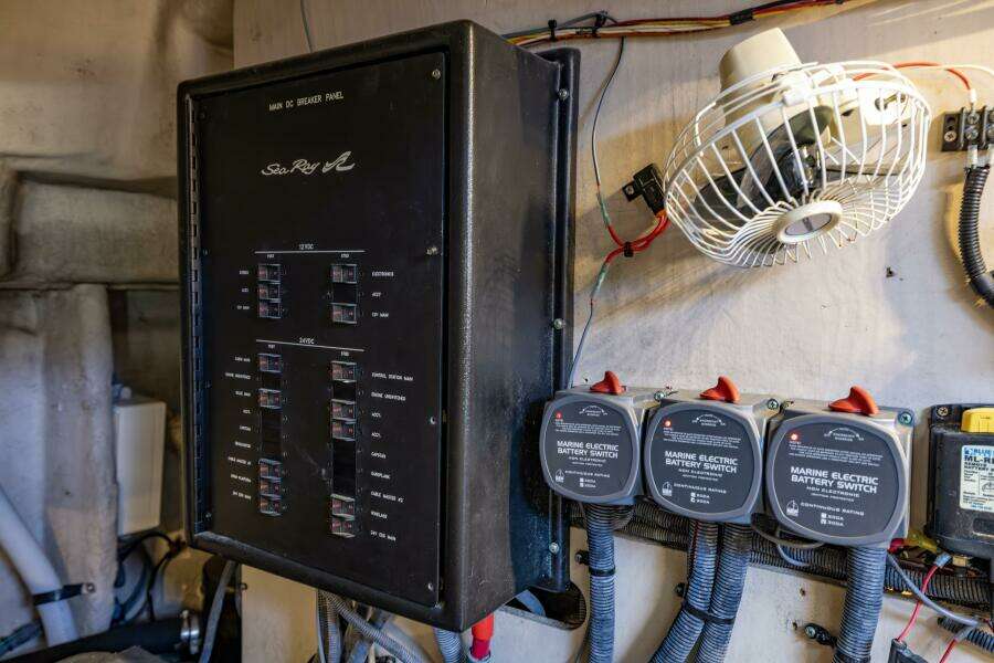 JOB SITE 60ft Sea Ray Yacht For Sale