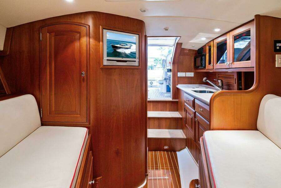 CAPRI 38ft Hinckley Yacht For Sale
