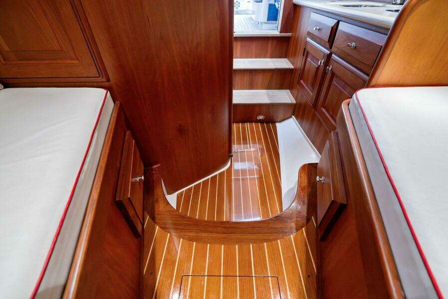CAPRI 38ft Hinckley Yacht For Sale