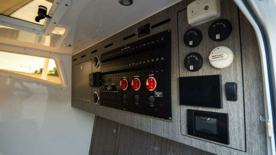 380 CC Adventure 38ft Tidewater Yacht For Sale