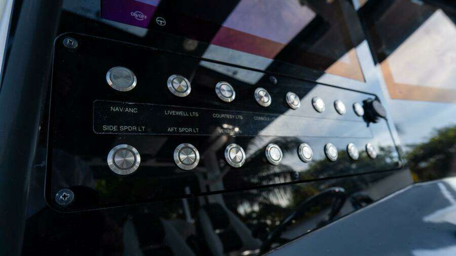 380 CC Adventure 38ft Tidewater Yacht For Sale