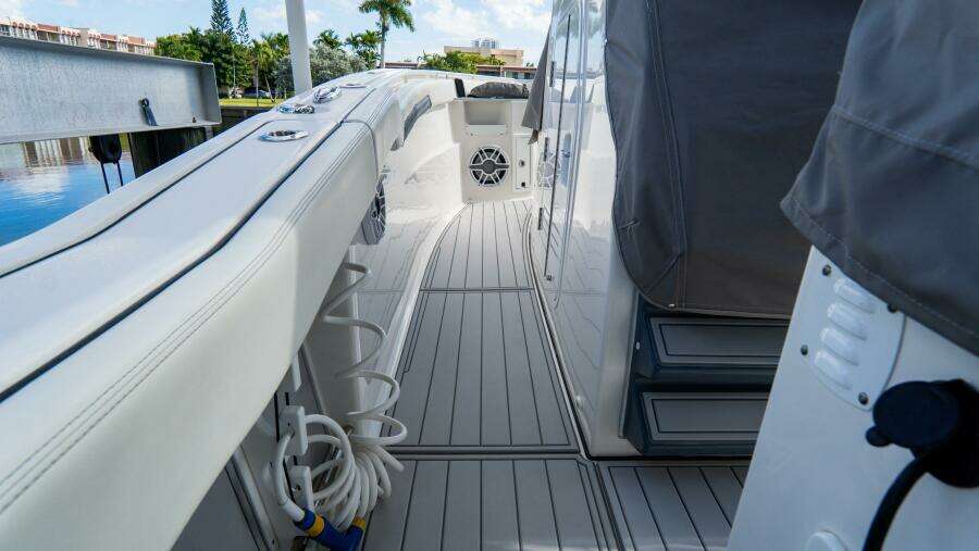 380 CC Adventure 38ft Tidewater Yacht For Sale