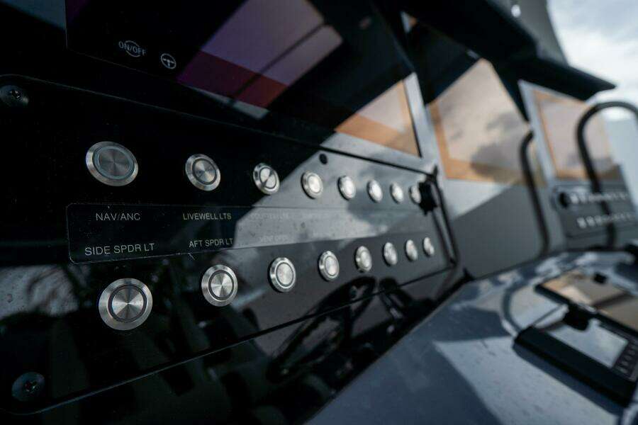 380 CC Adventure 38ft Tidewater Yacht For Sale