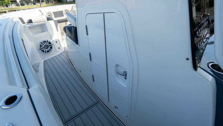 380 CC Adventure 38ft Tidewater Yacht For Sale