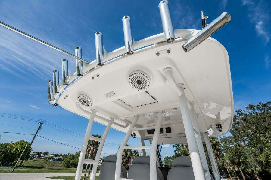 33ft Everglades Yacht For Sale