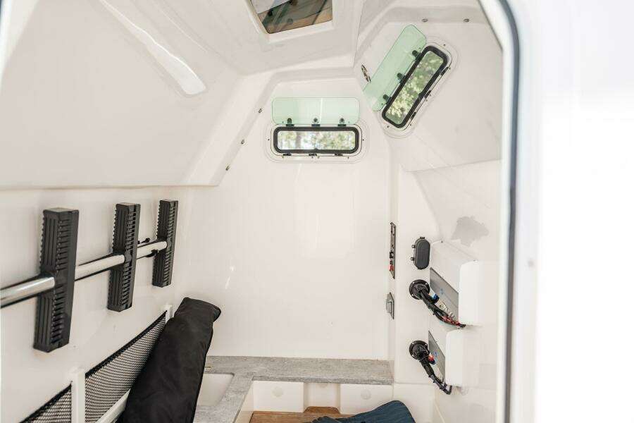 33ft Everglades Yacht For Sale