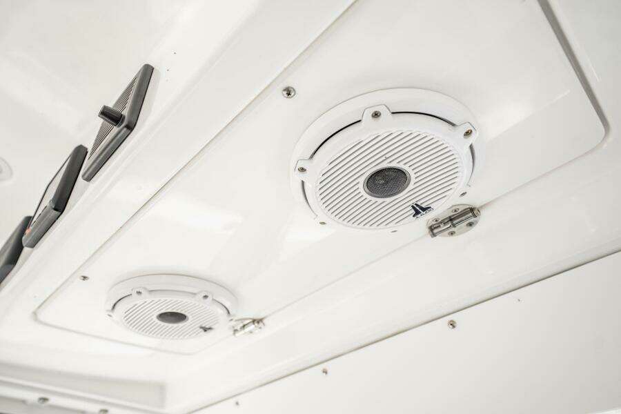 33ft Everglades Yacht For Sale