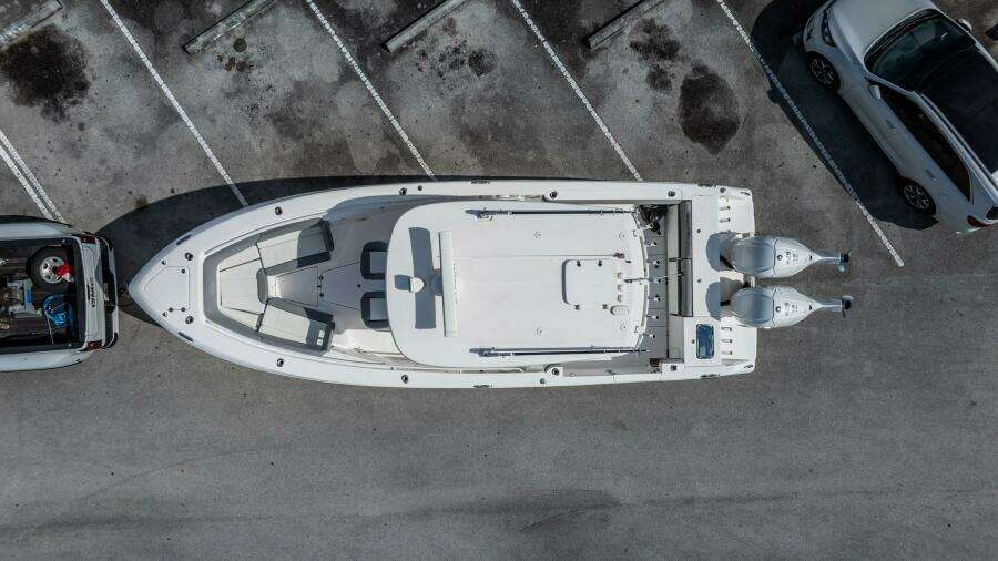 33ft Everglades Yacht For Sale