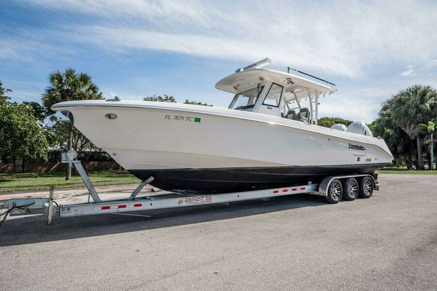 33ft Everglades Yacht For Sale