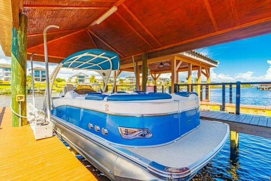 26ft Avalon Yacht For Sale