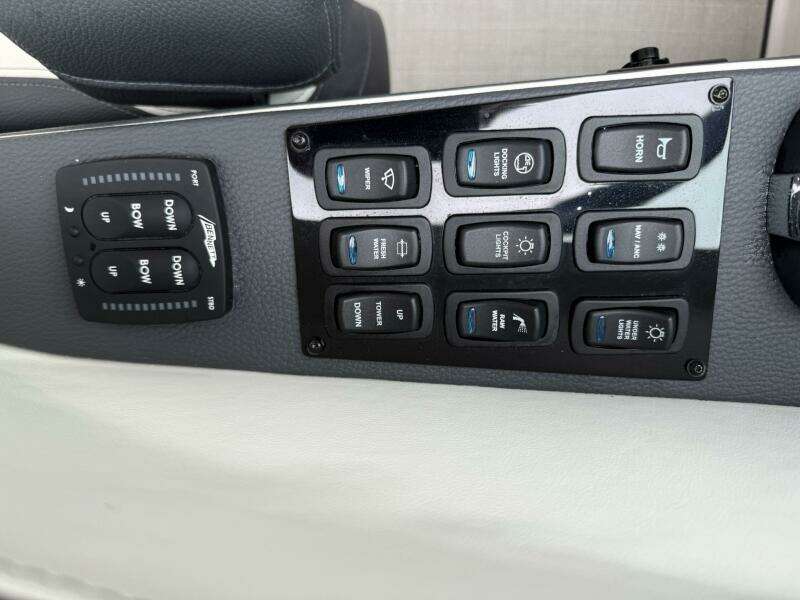 34ft Regal Yacht For Sale