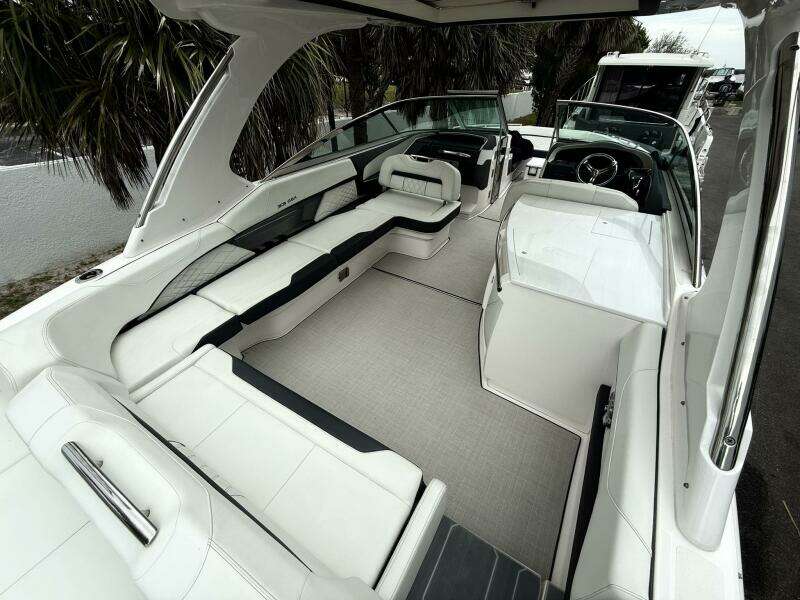 34ft Regal Yacht For Sale