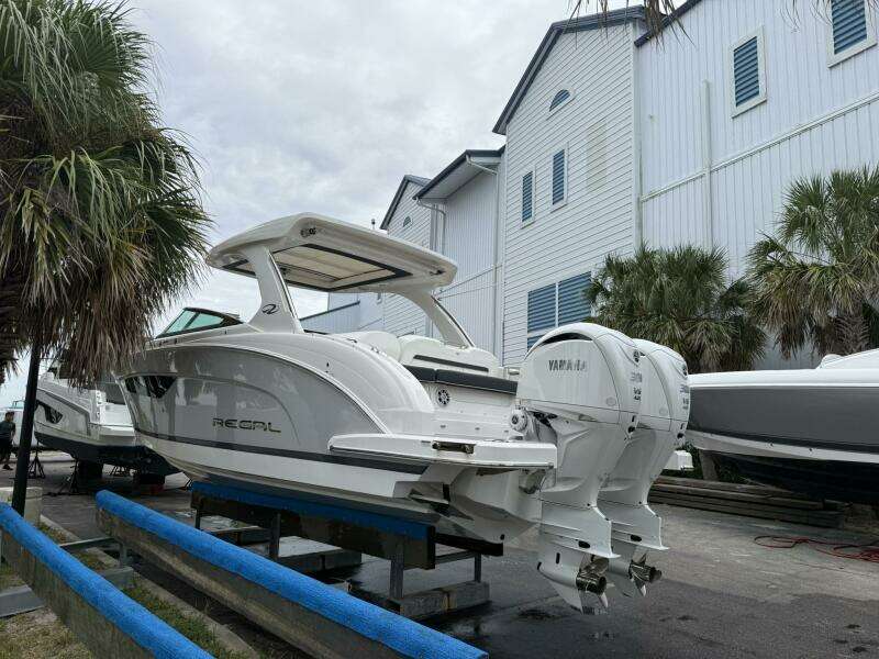 34ft Regal Yacht For Sale