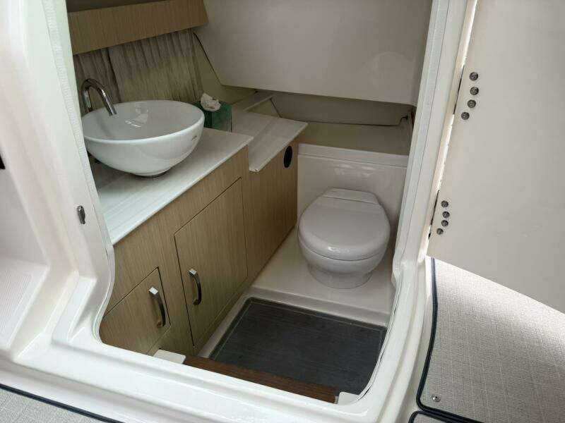 34ft Regal Yacht For Sale