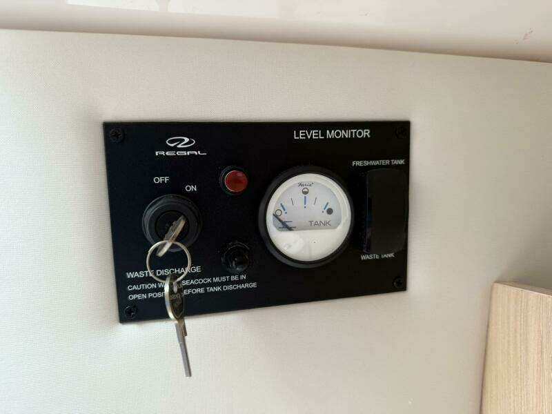 34ft Regal Yacht For Sale