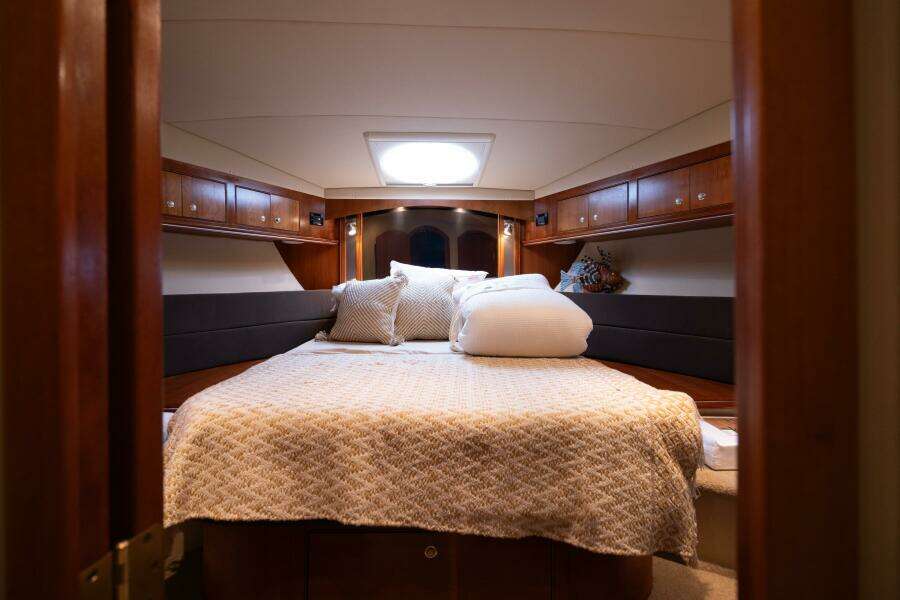 2005 Cruisers 455 Motor Yacht 