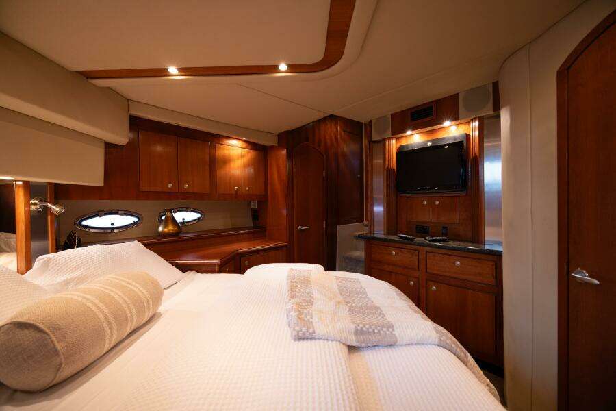 2005 Cruisers 455 Motor Yacht 