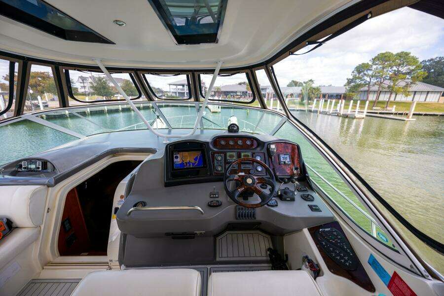 2005 Cruisers 455 Motor Yacht 