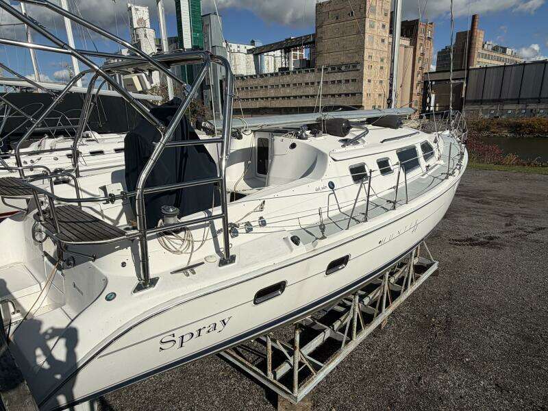 44ft Hunter Yacht For Sale